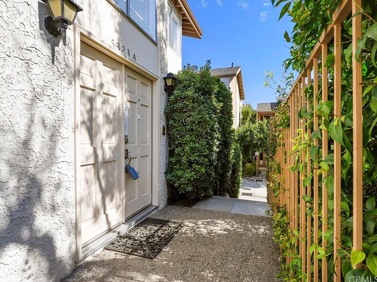 5323 Coldwater Canyon Ave #A — Photo 22