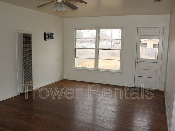 3rd image of 3102 N Hancock Ave