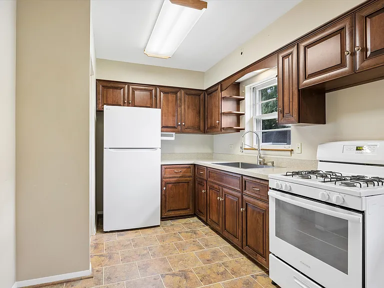 805 N Mitchell Ave — Photo 9