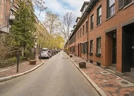 24 Lawrence St #2 — Photo 17