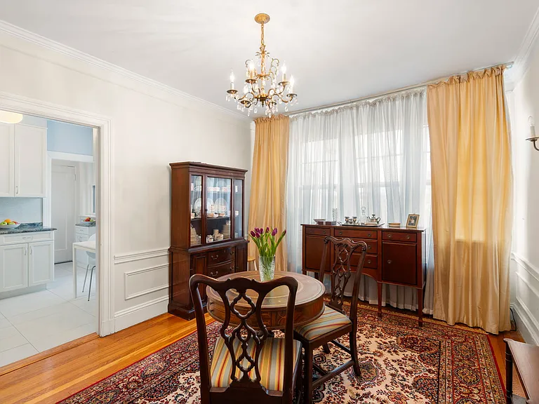 325 Tappan St #6 — Photo 16