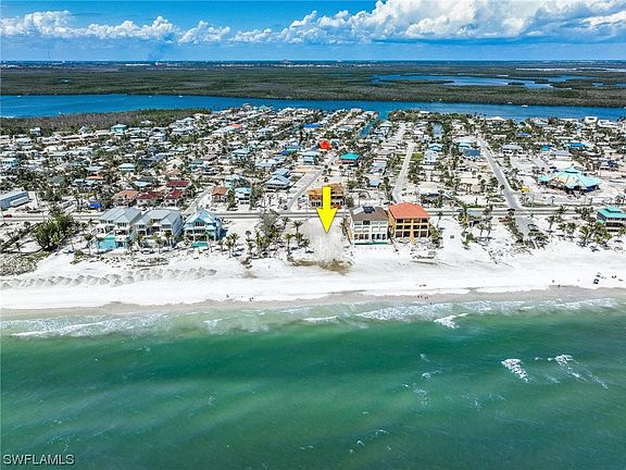 2nd image of 3522/3524 Estero Blvd