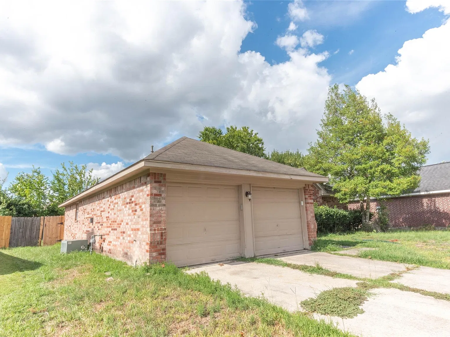 3 bed, 2.0 bath, 1442 sqft, $1,800 — Photo 2