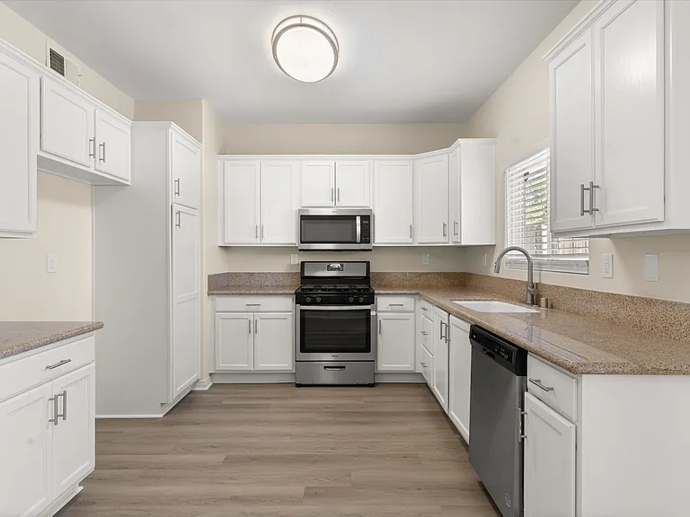 Lighthouse Townhomes — Photo 16