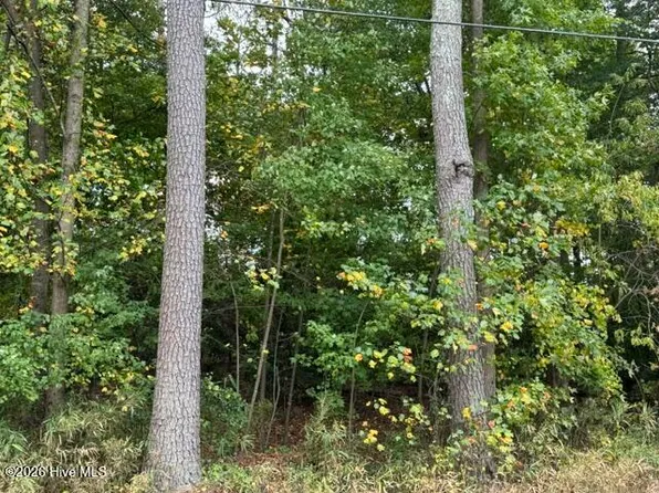 29 S Lakeshore Drive, Whispering Pines, NC 28327