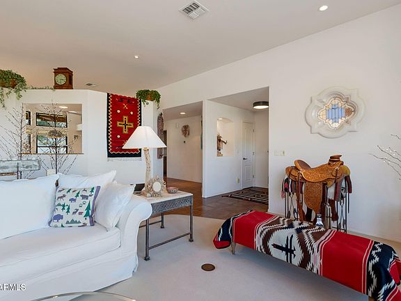 3rd image of 170 Indian Cliffs Rd