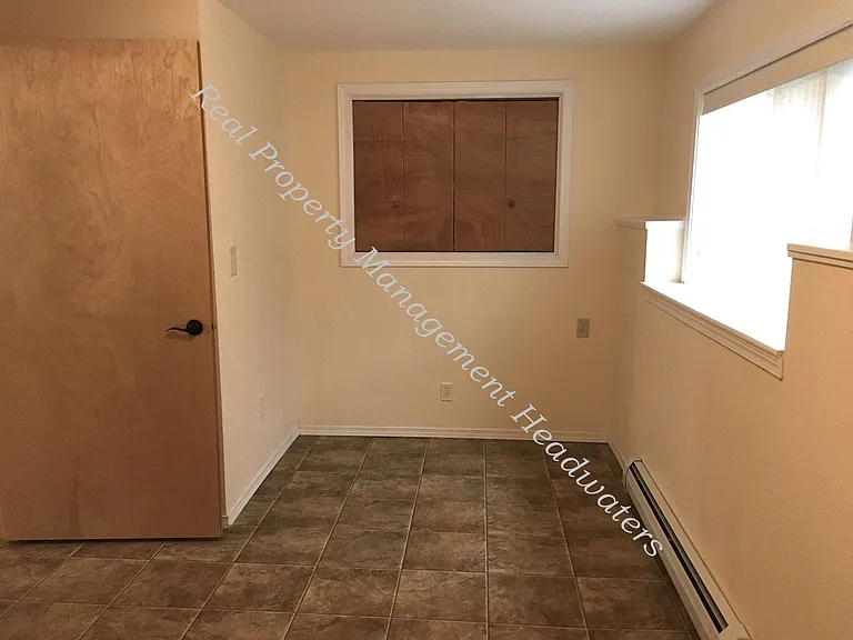 1311 Peosta Ave — Photo 15