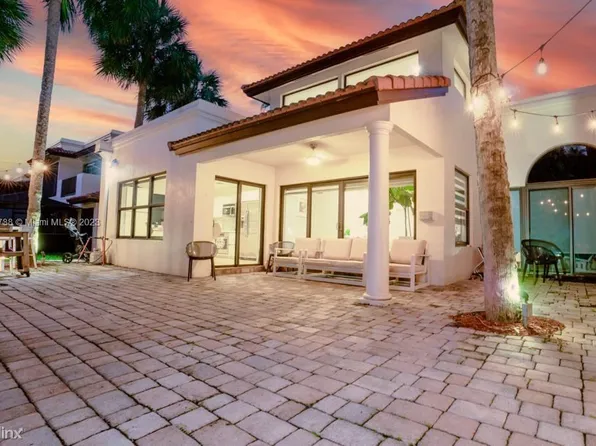 5030 NW 93 Doral Pl, Doral, FL 33178