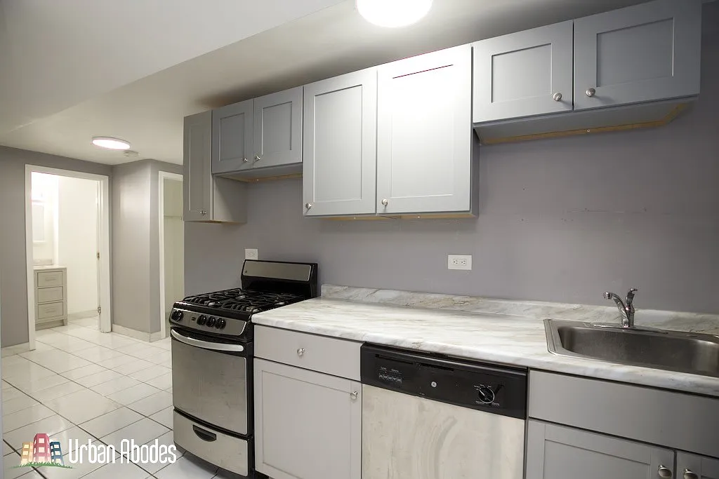 4400 N Racine Ave — Photo 1