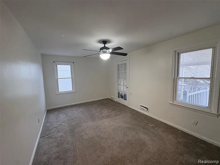 1079 Emmons Blvd — Photo 22