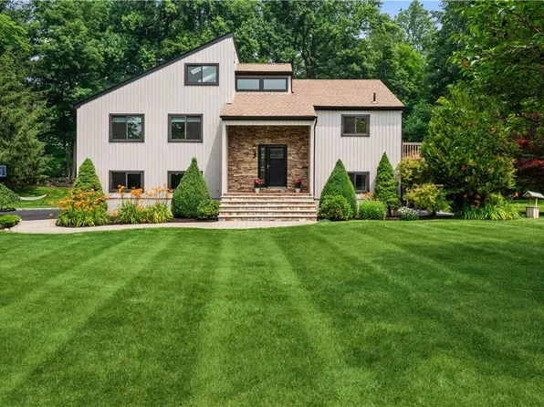 3 Nathalie Court, Cortlandt Manor, NY 10567