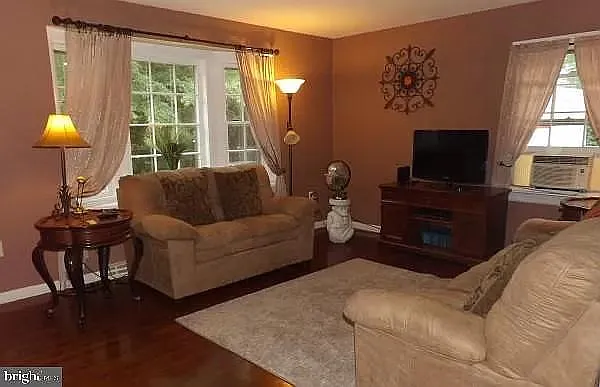 120 Coghill St — Photo 3