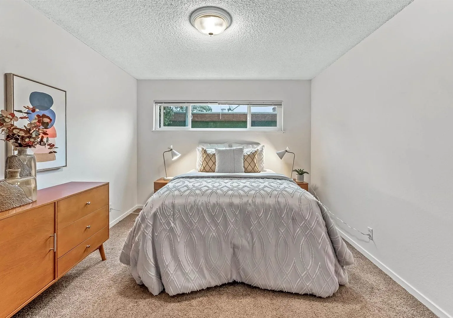 Utilities Included! Montclair 1BD/1BA w/ Parking & Private Deck — Photo 3