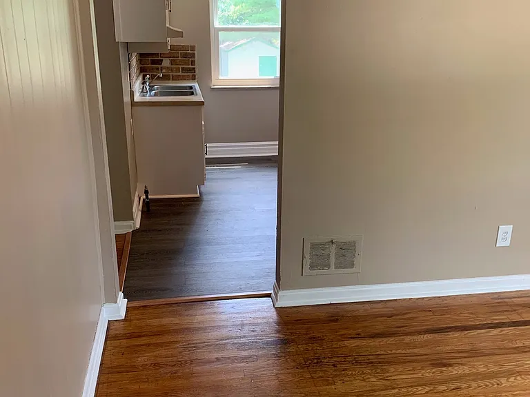 2180 Townhill Dr — Photo 29