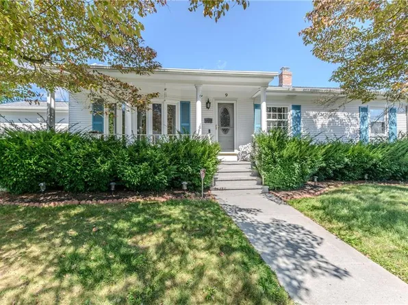 9 Henry Ct, Johnston, RI 02919