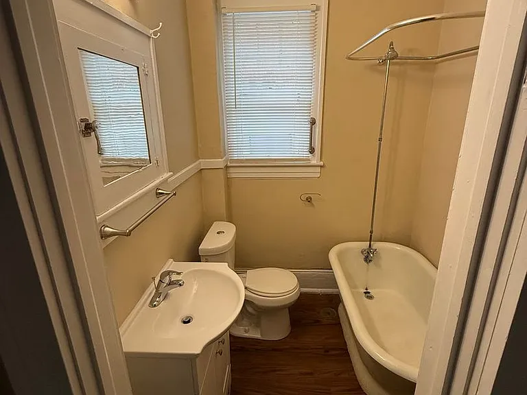 2037 Laburnum Ave SW — Photo 13