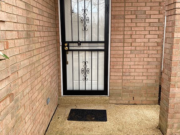 4th image of 9233 Tamhaven Dr