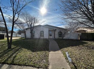 2005 Clark Trl, Grand Prairie, TX 75052