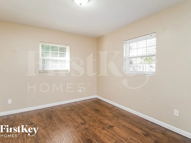 2720 Erin Rd — Photo 13