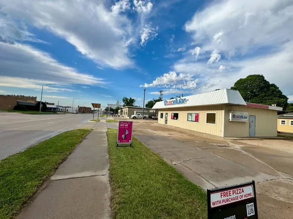 719 Lincoln St, Concordia, KS 66901