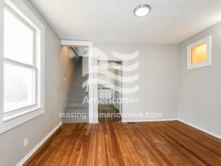 1098031_005_living_room_13662060.jpg