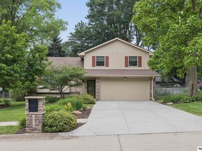 5424 S 106th St, Omaha, NE, 68127