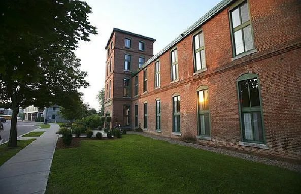 The Woolen Mill — Photo 31