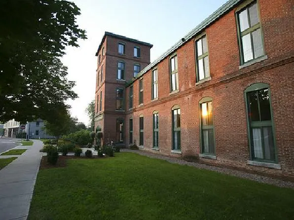 The Woolen Mill