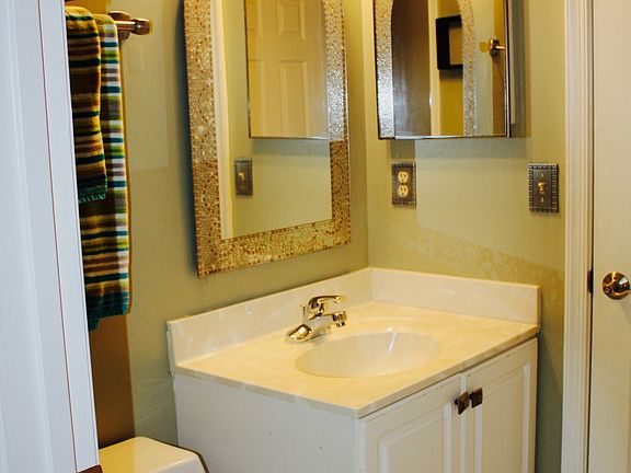 3rd image of 10018 Vanderbilt Cir #1012
