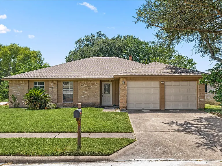 2603 Hollymist Dr — Photo 3