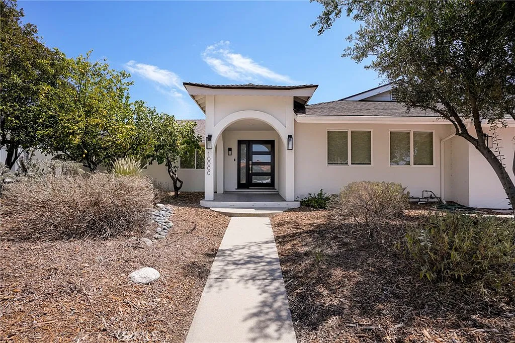 4 bed, 3.5 bath, 2288 sqft, $5,500 — Photo 2