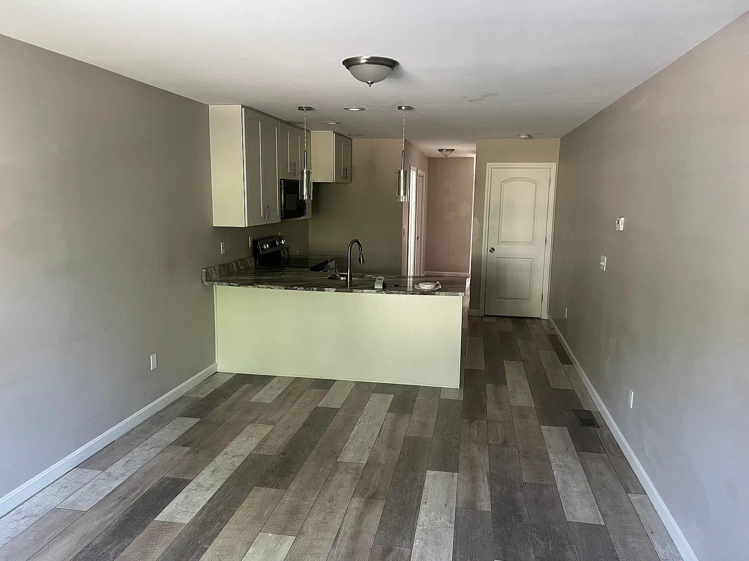 3 bed, 1.5 bath, $2,400 — Photo 4