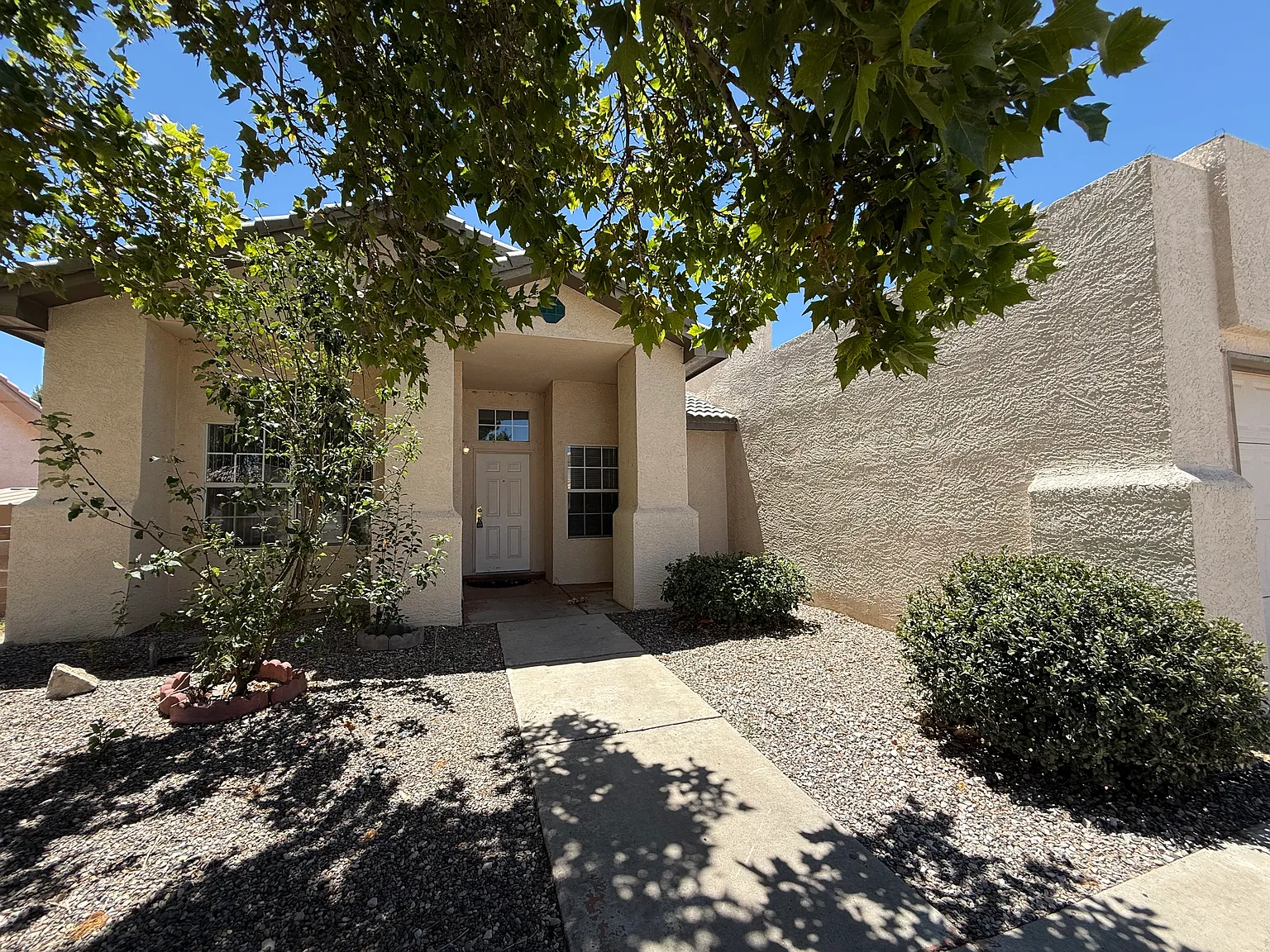 4 bed, 1850 sqft, $2,250 — Photo 2