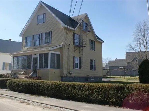 52 Floral St Floor 2, Taunton, MA 02780