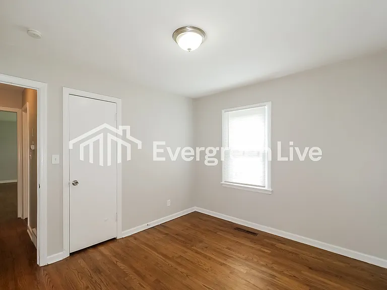 9012 E 73rd St — Photo 13
