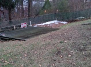 660 Abbott Ave, Ridgefield, NJ 07657