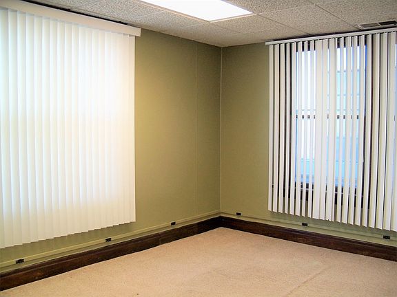 5th image of 119 1/2 N Broadway APT 4