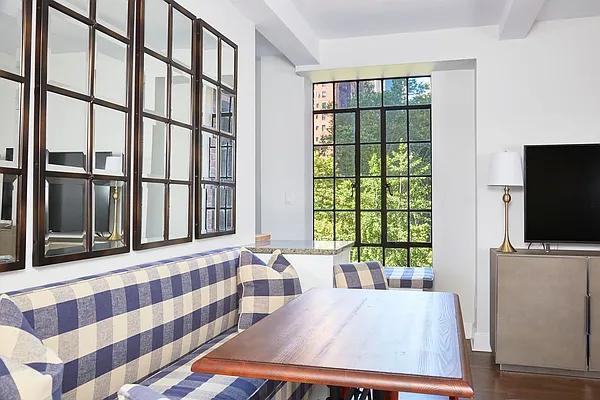 Rented by Compass | media 9