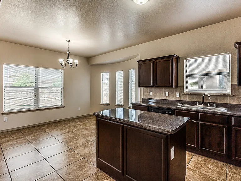 7101 Falling Leaf Cir — Photo 8