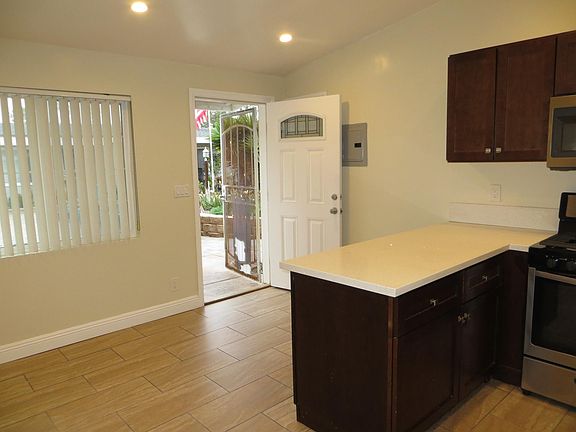 4th image of 2740 Pierpont Blvd