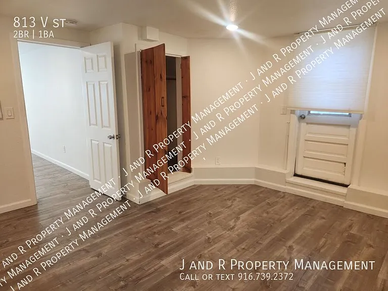 813 V St — Photo 8