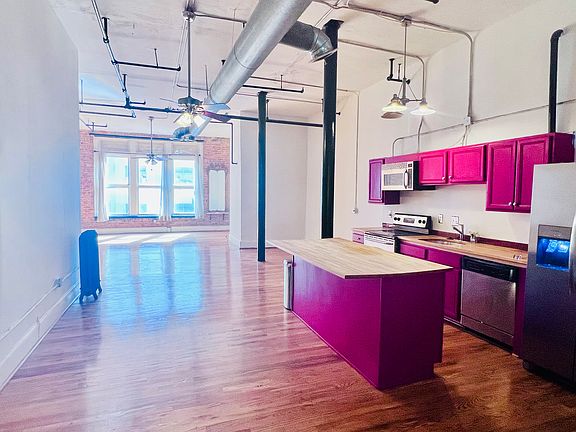 3rd image of 215 Mitchell St SW #15