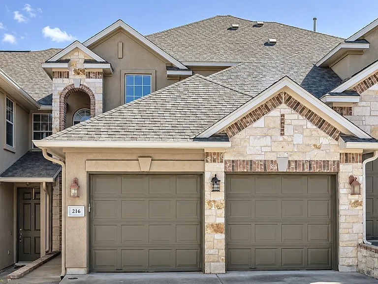 216 Sunrise Ridge Cv — Photo 2