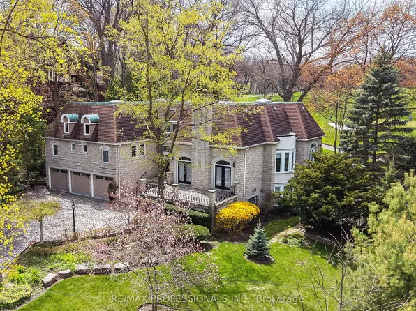 6A Edenbrook Hl, Toronto, ON M9A 3Z6
