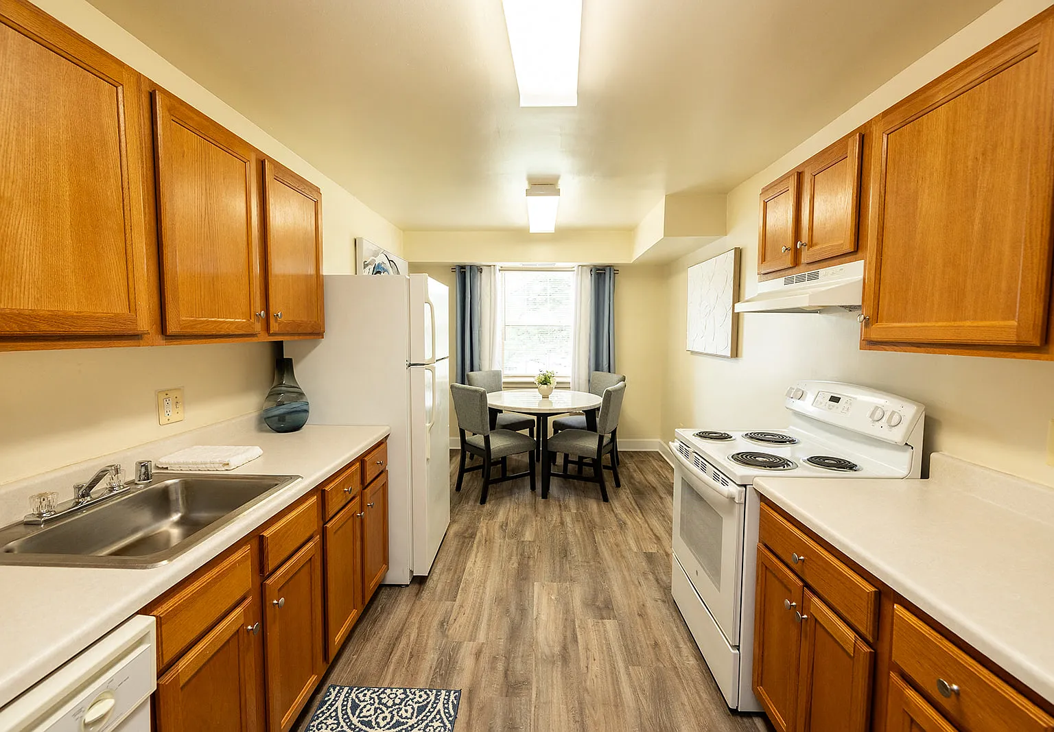 Woodridge Apartments — Photo 3