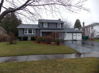 28 Vince Dr, Rochester, NY 14606