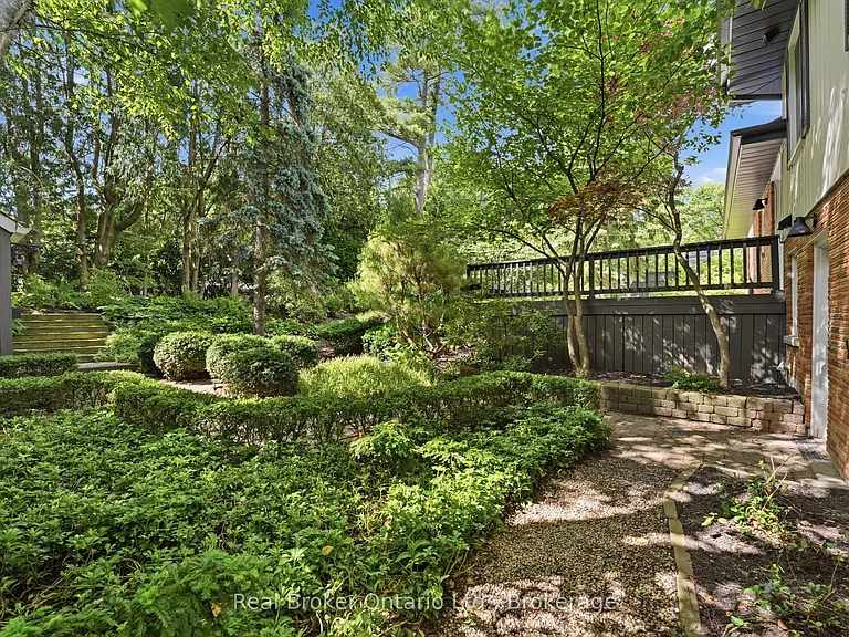 571 Leonard Ct — Photo 45