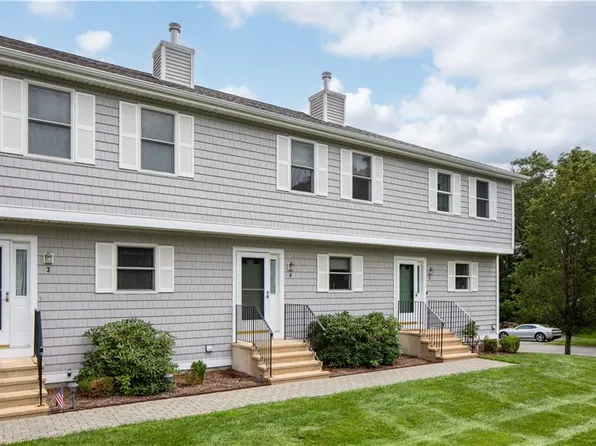 71 Charles Dr Unit 4, Tiverton, RI 02878