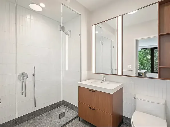 153-10 88th Avenue image 14 of 33