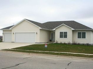 1001 Donna St, Denver, IA 50622